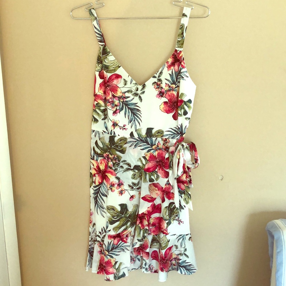 Beautiful spring dress- brand new with tag
